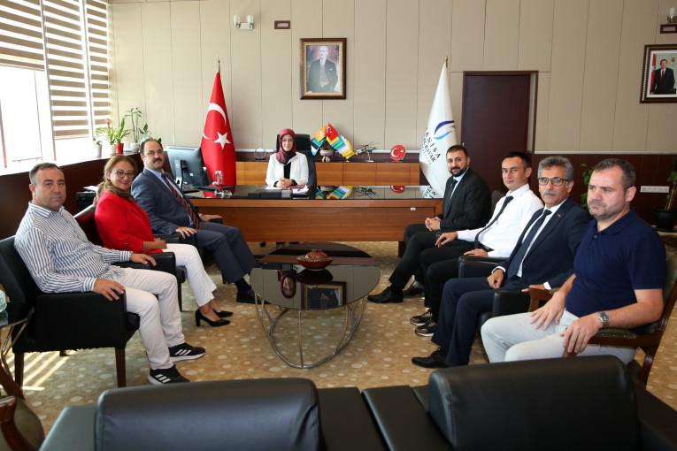 GENEL BAŞKAN YARDIMCIMIZ, MANİSA CELAL BAYAR ÜNİVERSİTESİ REKTÖRÜ PROF.DR. RANA KİBAR'I ZİYARET ETTİ.
