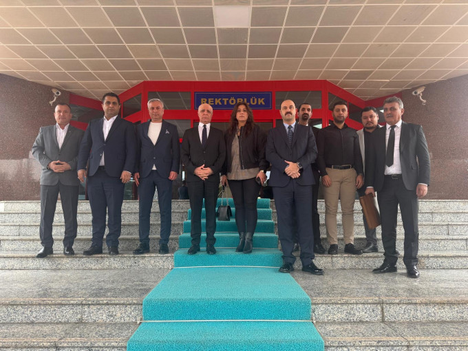 GENEL BAŞKANIMIZ VE BERABERİNDEKİ HEYET GAZİANTEP ÜNİVERSİTESİ REKTÖRÜNÜ ZİYARET ETTİ