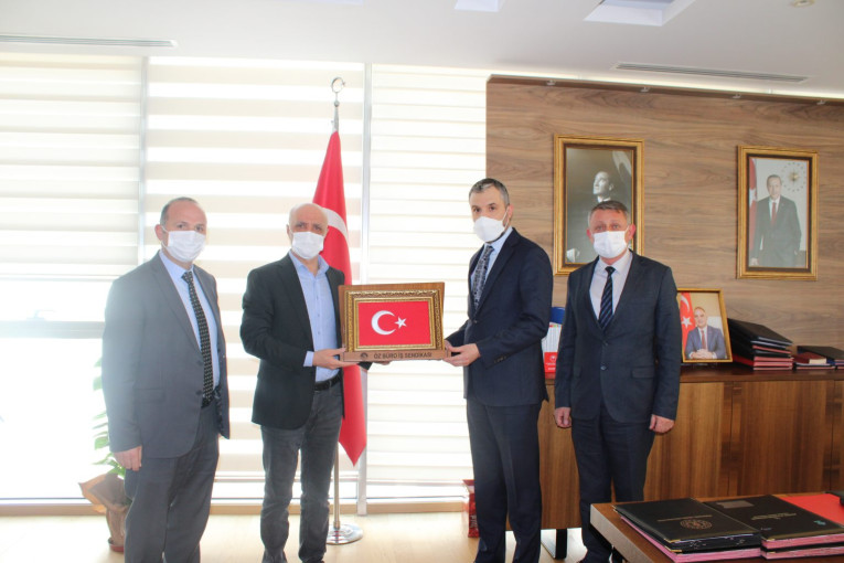 GENEL BAŞKANIMIZ BAKİ GÜLBABA KÜLTÜR VE TURİZM BAKANLIĞI PERSONEL GENEL MÜDÜRÜ SAYIN NİHAT UMUT DÖKTÜR’Ü MAKAMINDA ZİYARET ETTİLER