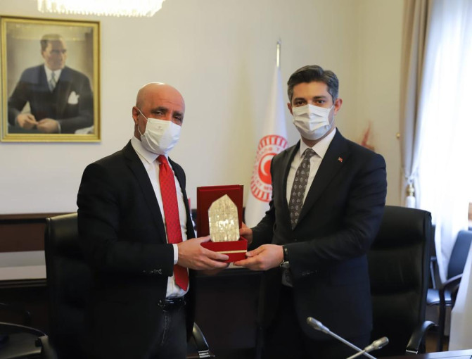 TÜRKİYE BÜYÜK MİLLET MECLİSİ TOPLU İŞ SÖZLEŞMESİ İMZALANDI